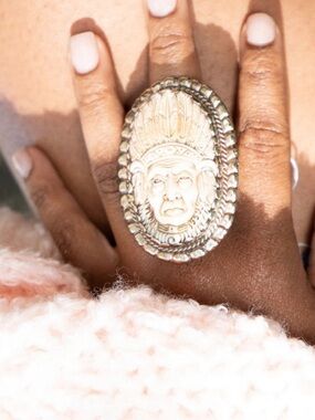 Light As a Feather Chief Ring